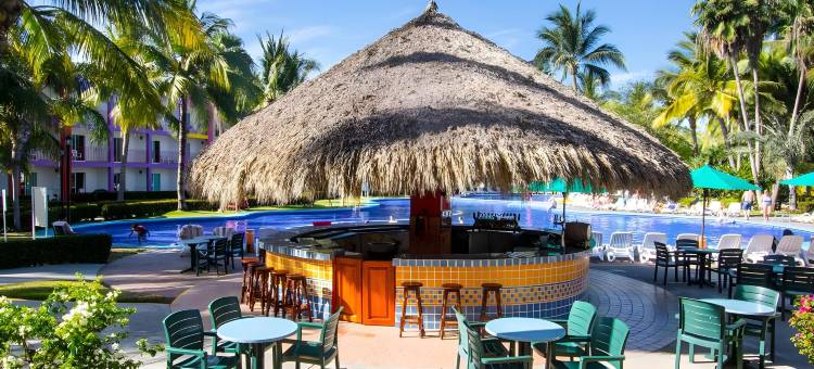 布塞里亚斯的Grand Decameron Complex, A Trademark 全包酒店(Grand Decameron Complex Bucerias, A Trademark All Inclusive)图片