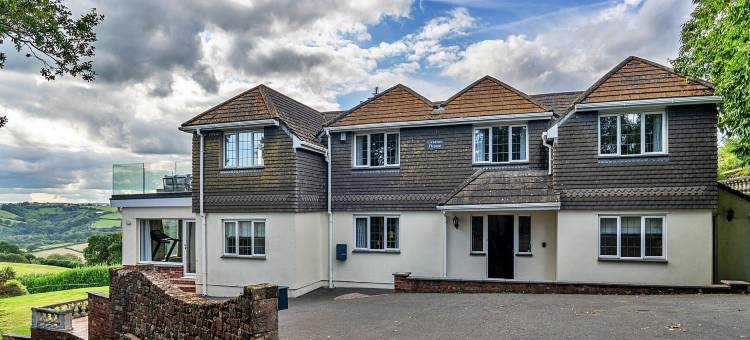 Cottage in Whitestone with Garden & Games Room图片