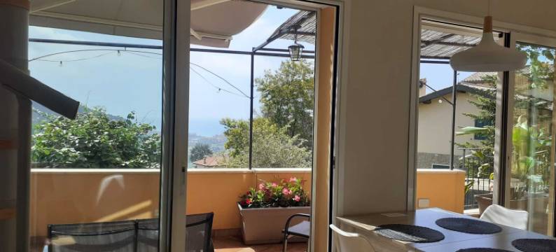 Chic Coastal Hill Escape图片