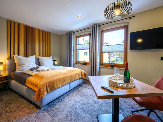 瑙姆堡的膳宿公寓