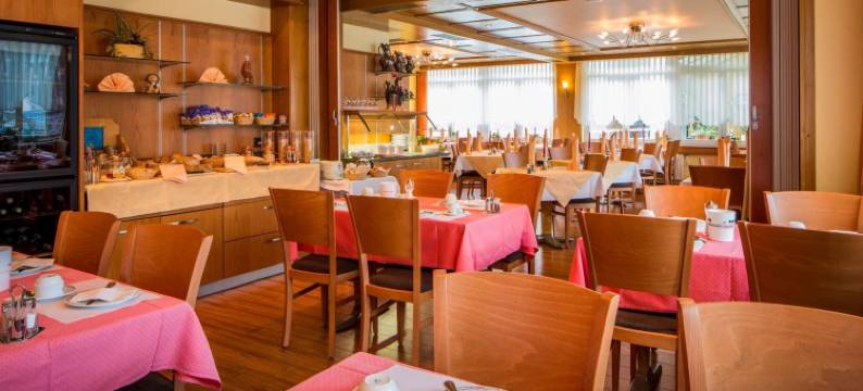 邦水法将温泉酒店(Hotel Heilquelle-Leukerbad-Therme)图片