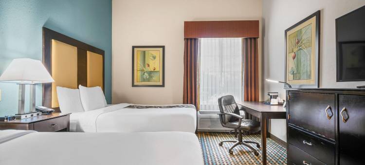 斯托宁顿神秘区拉昆塔温德姆套房酒店(La Quinta Inn & Suites by Wyndham Stonington-Mystic Area)图片