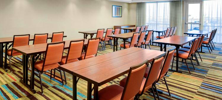 霍利斯特万豪万枫酒店(Fairfield Inn & Suites Hollister)图片
