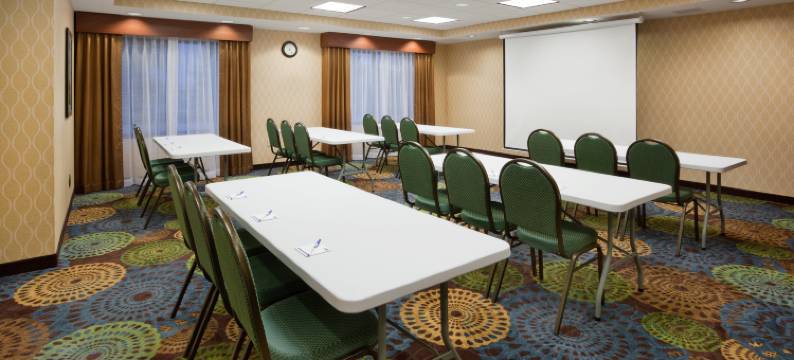 智选假日套房酒店北达文波特(Holiday Inn Express & Suites DAVENPORT by IHG)图片