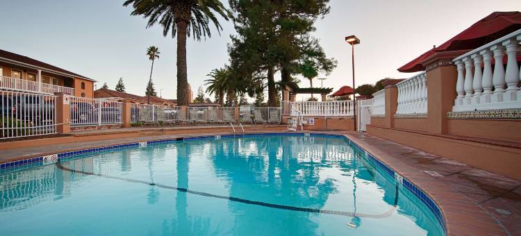 SFO 机场酒店 埃尔兰乔贝斯威斯特精选酒店(SFO El Rancho Inn, SureStay Collection by Best Western)图片