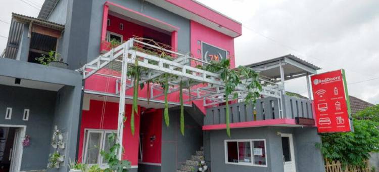 红多兹酒店-近沃诺索博门多罗站(RedDoorz Near Terminal Mendolo Wonosobo)图片