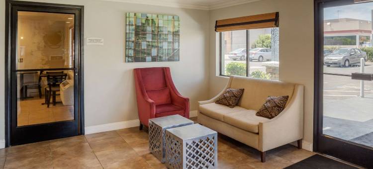 埃尔卡洪圣地亚哥东凯艺套房酒店(Quality Inn & Suites El Cajon San Diego East)图片