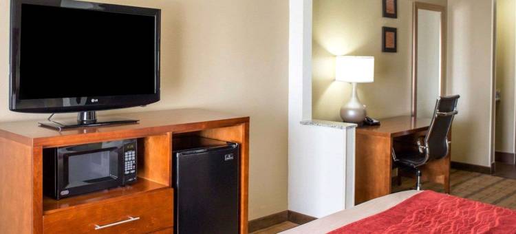 爱荷华市科拉维尔舒适套房酒店-近爱荷华河着陆(Comfort Inn & Suites Coralville - Iowa City Near Iowa River Landing)图片