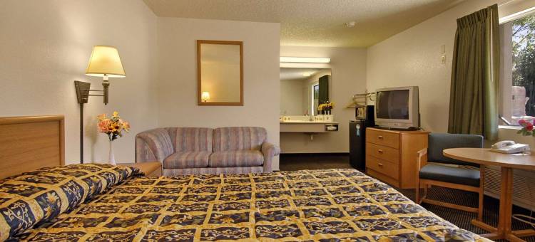 雷德布拉夫速8酒店(Super 8 by Wyndham Red Bluff)图片