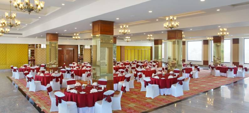 帕拉姆普尔 RS 萨洛瓦门廊酒店(RS Sarovar Portico Palampur)图片