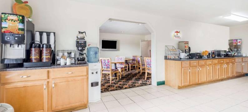 克利夫兰速8酒店(Super 8 by Wyndham Cleveland)图片