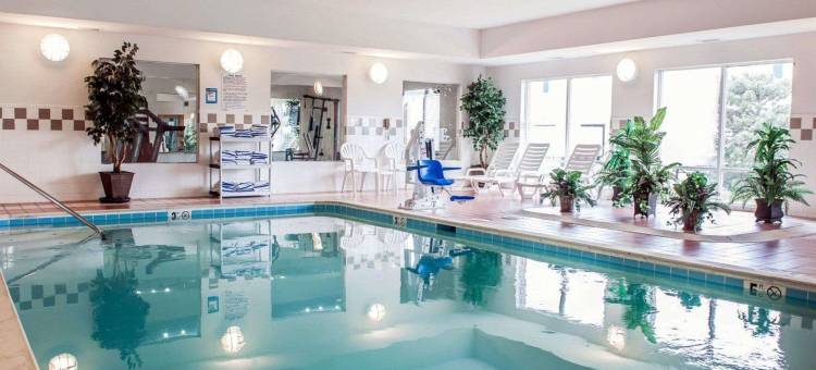 舒适套房酒店-近印第安纳波利斯机场(Comfort Suites Near Indianapolis Airport)图片