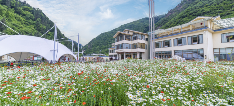松潘岷山丽呈酒店图片