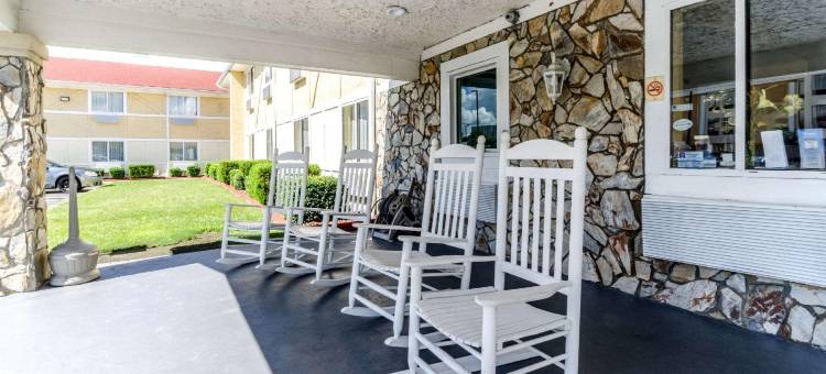 杰克森维尔勒琼营地附近罗德威套房酒店(Rodeway Inn & Suites Jacksonville Near Camp Lejeune)图片