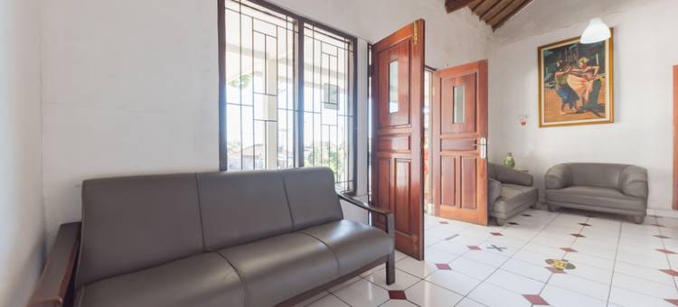 红多兹伊斯兰酒店-苏加武眉拉亚街(RedDoorz Syariah @ Jl Raya Sukabumi)图片