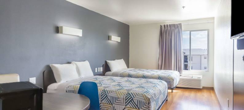 德克萨斯拉雷多 - 机场 6 号汽车旅馆(Motel 6 Laredo, TX - Airport)图片