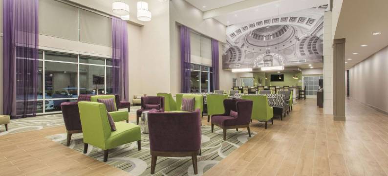 汤华特奥林匹亚拉昆塔温德姆套房酒店(La Quinta Inn & Suites by Wyndham Tumwater - Olympia)图片