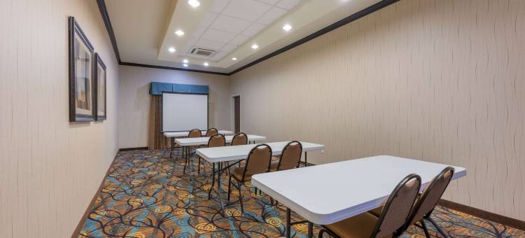 米德兰贝斯特韦斯特优质套房酒店(Best Western Plus Midland Suites)图片