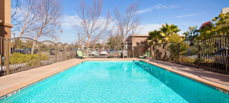 奥克兰机场阿拉梅达欢朋套房酒店(Hampton Inn & Suites Oakland Airport-Alameda)图片