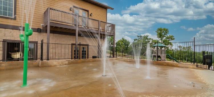 Sdc湖景无台阶入户带泳池可住9人家庭优选民宿(Family Favorite! Walk-in- Lakeview-Condo-Sleeps 9-Pools-Near Sdc)图片
