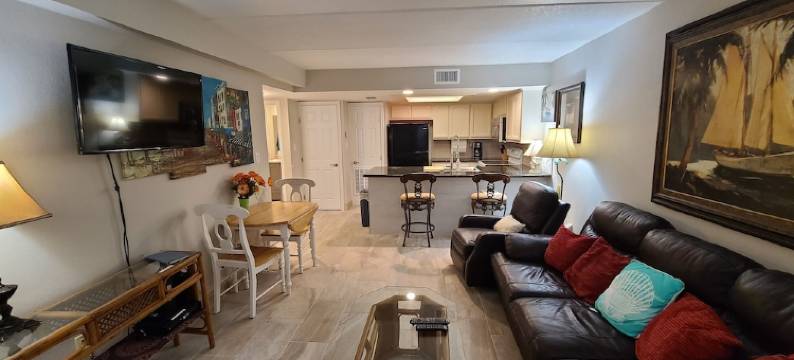 Surfside 1  107 Beach Condo 1 King 2TVs Washerdyer Heated Pool Hot Tub图片