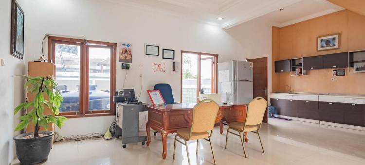 红多兹酒店-近贾蒂南戈尔镇广场(RedDoorz Near Jatinangor Town Square)图片