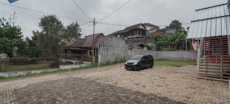 红门酒店普拉斯-近伦邦公园及动物园(RedDoorz Plus Near Lembang Park & Zoo)图片