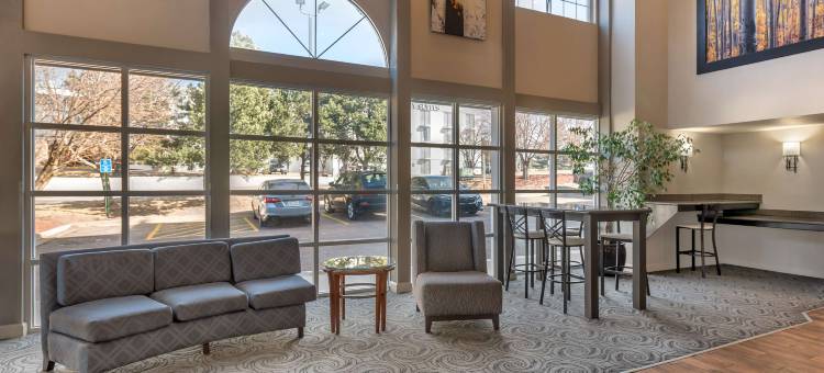 维斯塔峰贝斯特韦斯特优质套房酒店(Best Western Plus Peak Vista Inn  Suites)图片