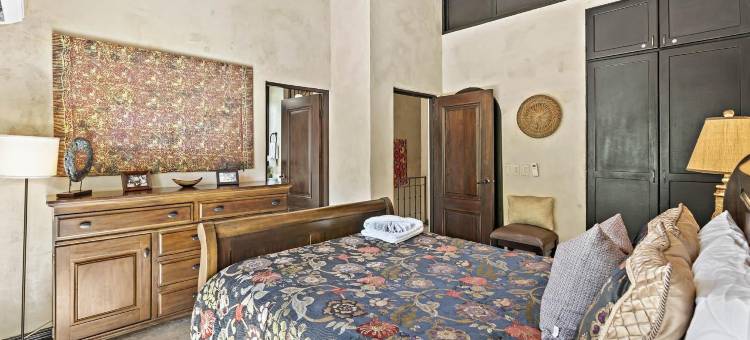 豪华海滨公寓，高端木质家具和海景，位于专属社区(Upscale Two-Bedroom Condo in Playa Flamingo with Beautiful Oceanfront Views)图片