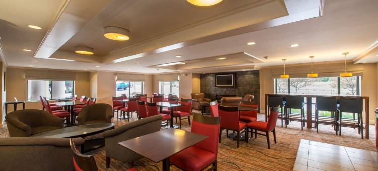 智选假日套房酒店奥本(Holiday Inn Express & Suites Auburn)图片