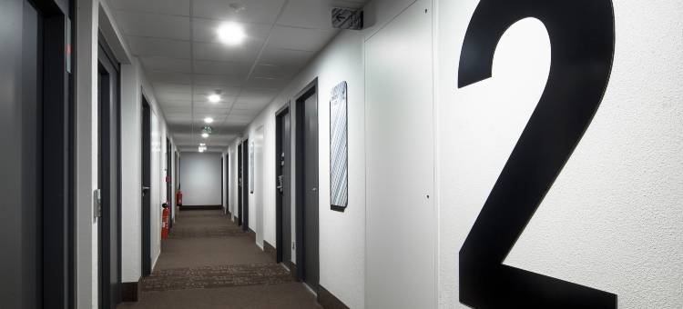 楠泰尔吕埃马尔迈松民宿酒店(B&B Hôtel Nanterre Rueil-Malmaison)图片