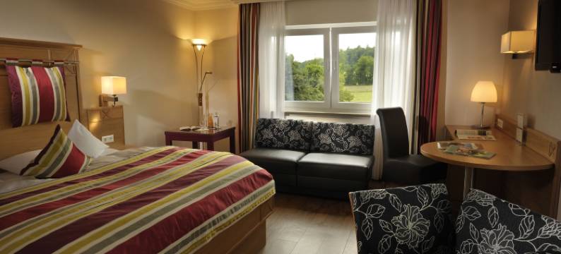 兰迪伊尔酒店比肯霍夫餐厅(Landidyll Hotel Restaurant Birkenhof)图片