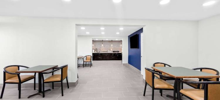 克拉丽奥酒店及套房近勒孔特中心鸽子谷(Clarion Inn & Suites Near the Leconte Center Pigeon Forge)图片