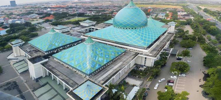 泗水红多兹斯瓦兰克托酒店(RedDoorz near Suroboyo Carnival Park)图片