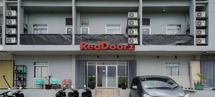红多兹酒店-近冼都环路出口收费站(RedDoorz Near Exit Toll Sirkuit Sentul)图片