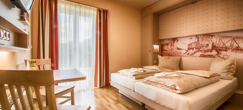 于利希布肯霍夫公园胡法酒店(Jufa Hotel im Brückenkopfpark - Jülich)图片