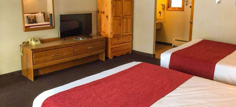 旧福奇阿第伦达克酒店(Adirondack Lodge Old Forge)图片