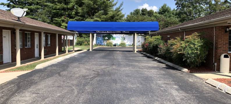 汤普金斯维尔酒店(The Tompkinsville Inn)图片