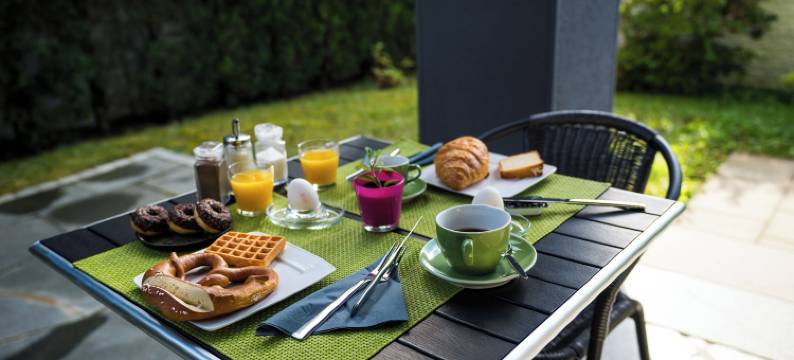 民宿 奥特莱斯酒店 – 梅青根 – 巴德乌拉赫 - 免费停车(B&B Outlet Hotel - Metzingen - Bad Urach - Free Parking)图片