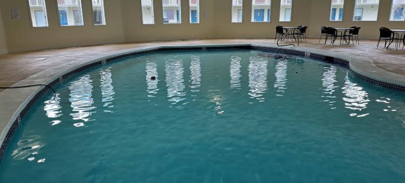 怀勒尔套房旅馆(Whalers Inn and Suites)图片