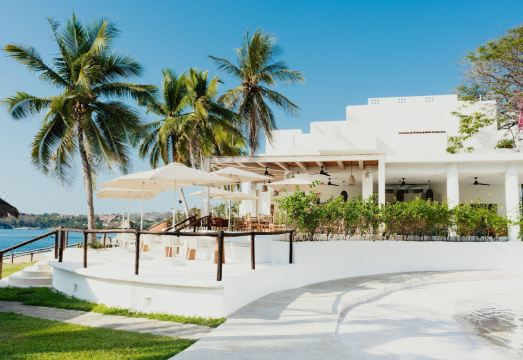 Camino Real Zaashila HuatulcoHotel Overview