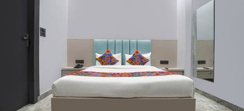 法布酒店皇家店-靠近古鲁戈文德辛格大学(FabHotel the Royal - Nr Guru Govind Singh University)图片