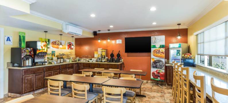 埃斯孔迪多市中心品质酒店(Quality Inn Escondido San Diego North County)图片