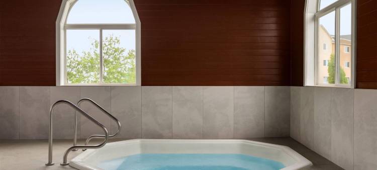 拉昆塔温德姆酒店套房佩鲁饥饿岩石州立公园(La Quinta Inn & Suites by Wyndham Peru Starved Rock St Park)图片