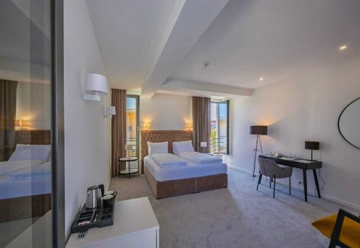 HotelOscarHotel Overview