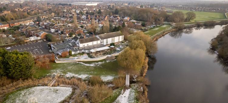 布兰斯顿河滨酒店 - 格林国王旅馆(Riverside Hotel by Chef & Brewer Collection)图片