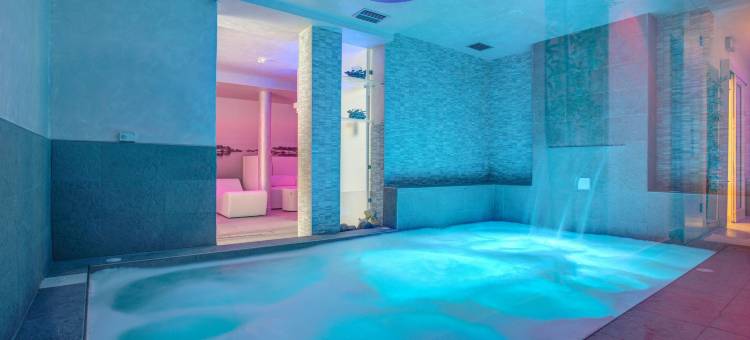 法拉帝海滩酒店(Ferretti Beach Hotel)图片