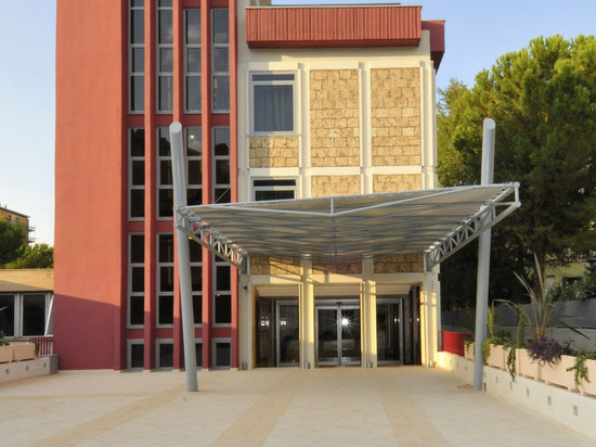 迪亚曼特罗索酒店