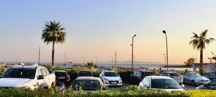 格利法达的海边隐居处(Beachside Retreat in Glyfada)图片