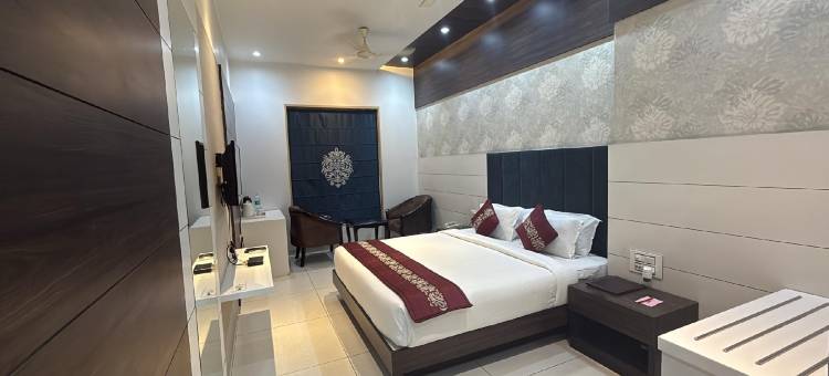 占西酒店(Jhansi Hotel)图片